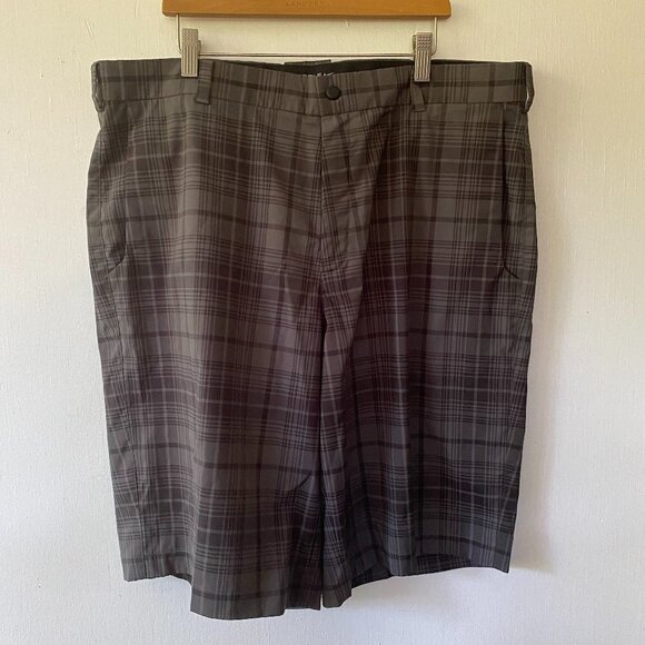 Nike Golf Shorts Men's Size 36 Gray Plaid Flat Front Activewear - Picture 1 of 4